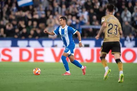 ألافيس يغادر مراكز الهبوط في الدوري الإسباني بالفوز على ريال سوسيداد 